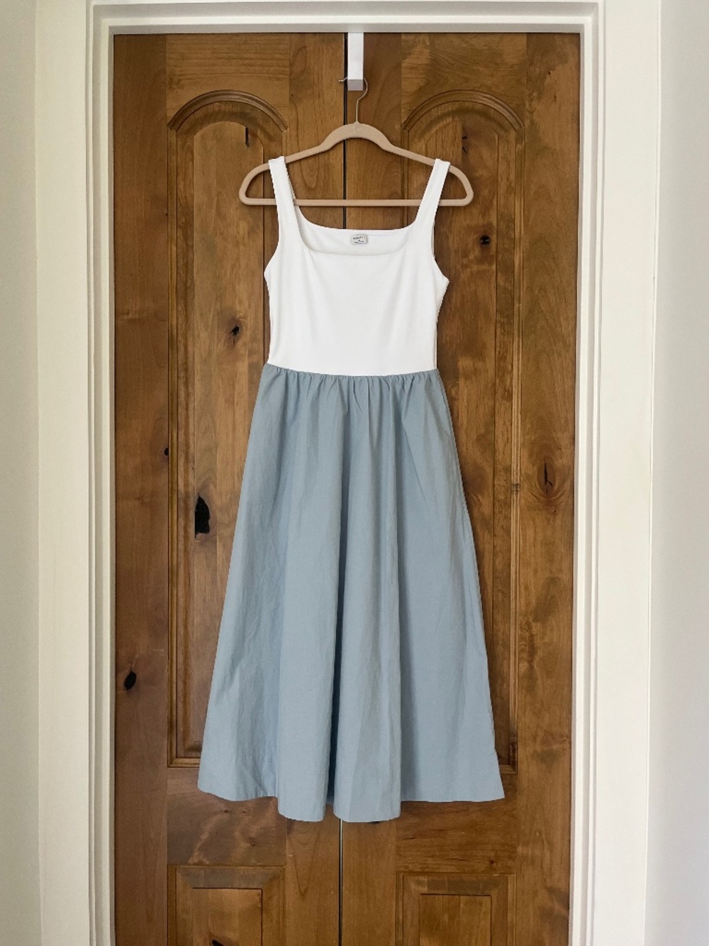 NWOT Aritzia Babaton Revive Poplin Dress